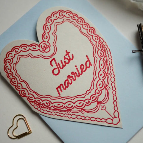 Just Married Wedding Cake Heart Card