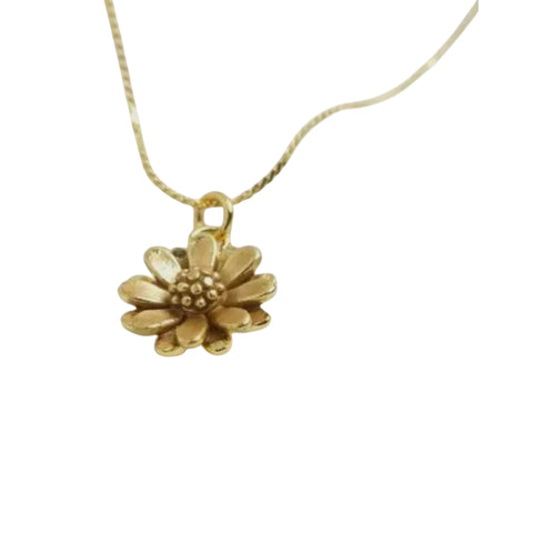 Gold Plated Daisy Pendant Necklace