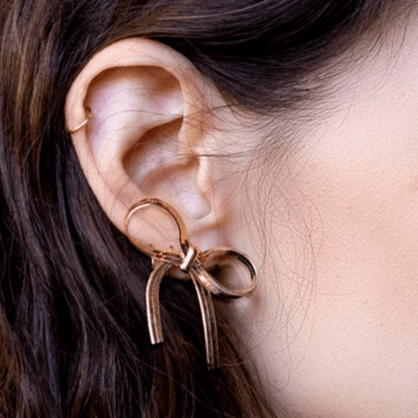Snake Bow Stud Earring – 18k Gold Plated