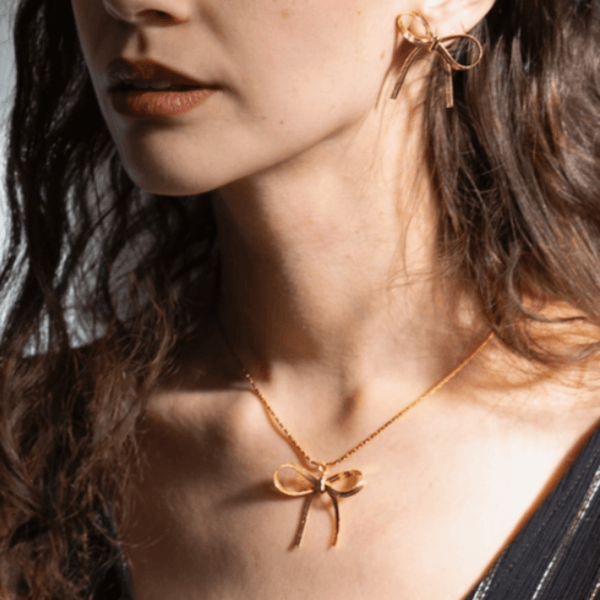 Snake Bow Stud Earring – 18k Gold Plated
