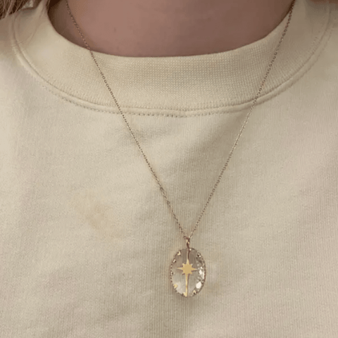 Oval Resin Star Pendant Necklace