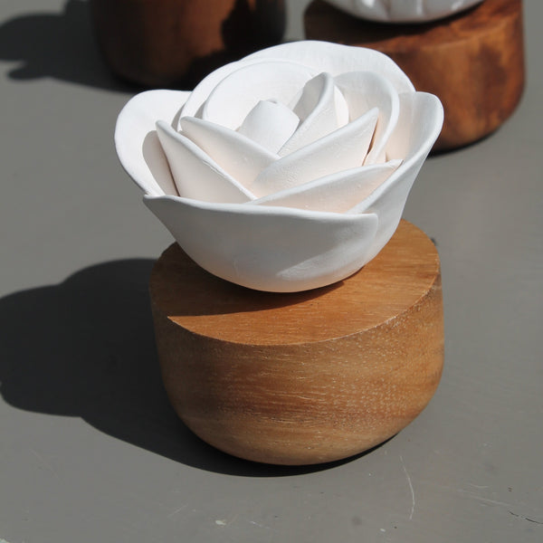 Porcelain Gardenia Flower Diffuser